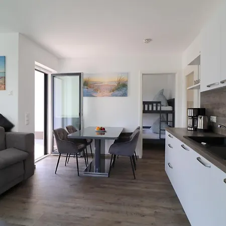 Beachbreak Apartment *